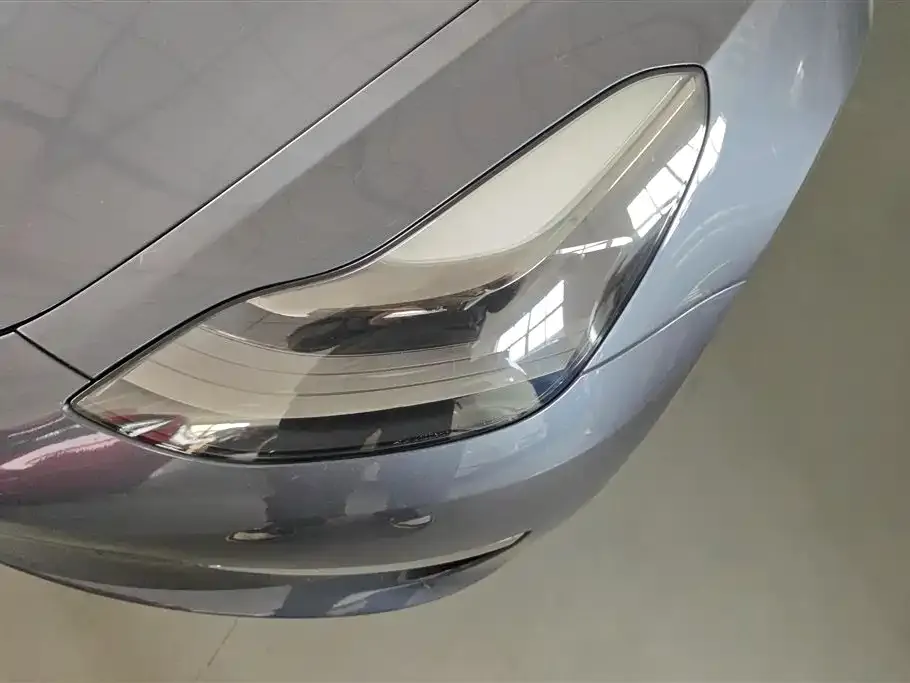 Tesla Model 3 — фото 3