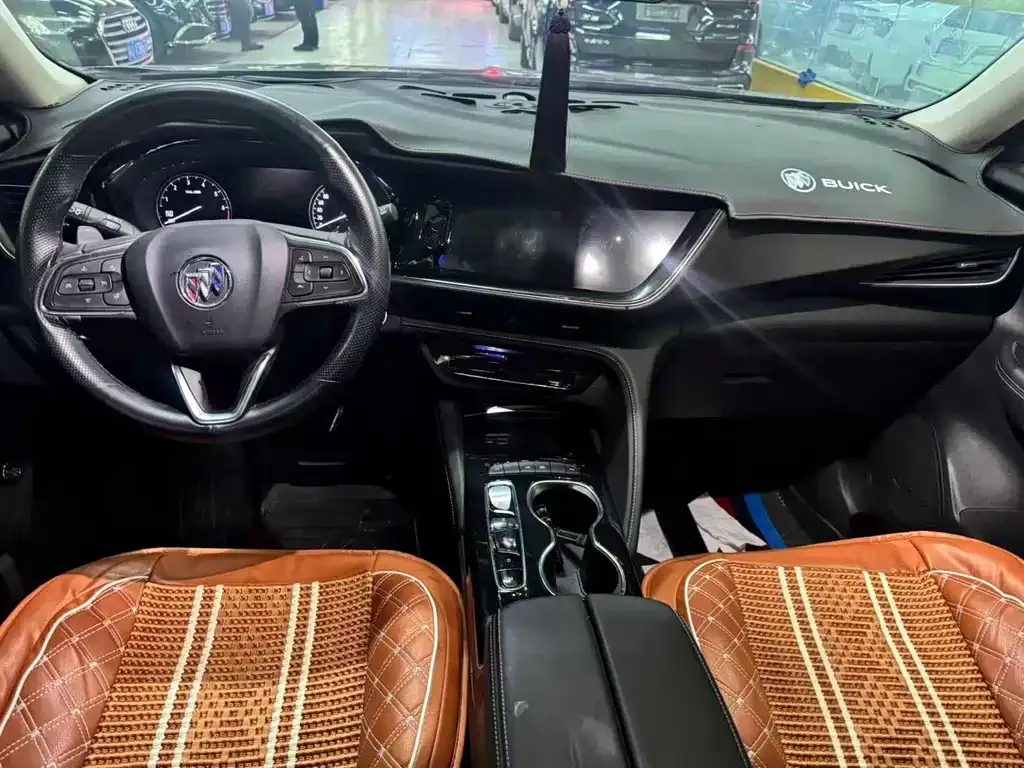 Buick Envision Plus — фото 5