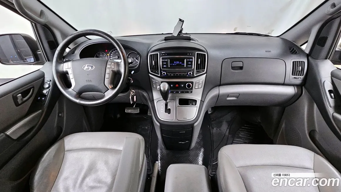 Hyundai Starex — фото 7
