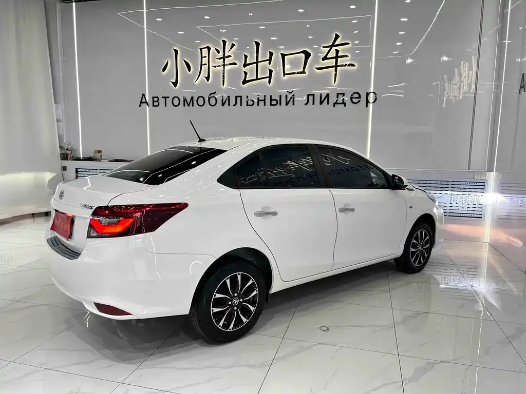 Toyota Vios — фото 4