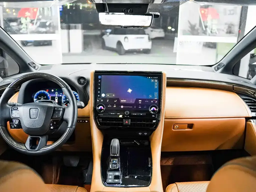 Toyota Vellfire — фото 4