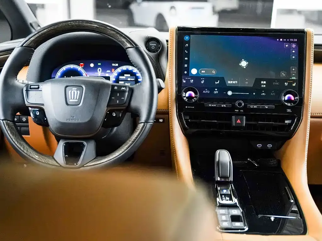 Toyota Vellfire — фото 9