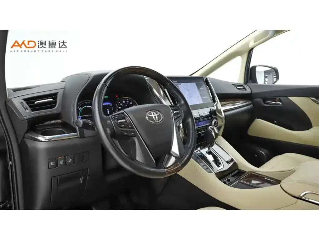 Toyota Alphard — фото 6
