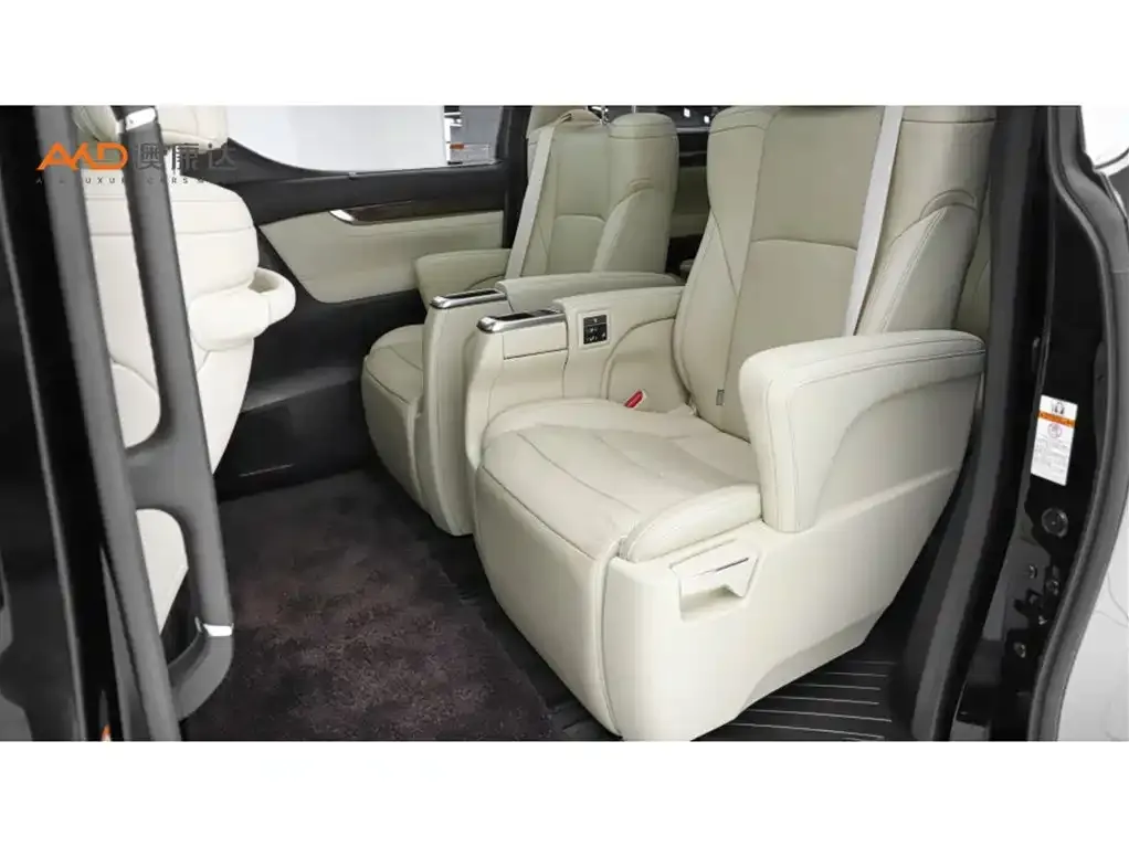 Toyota Alphard — фото 7