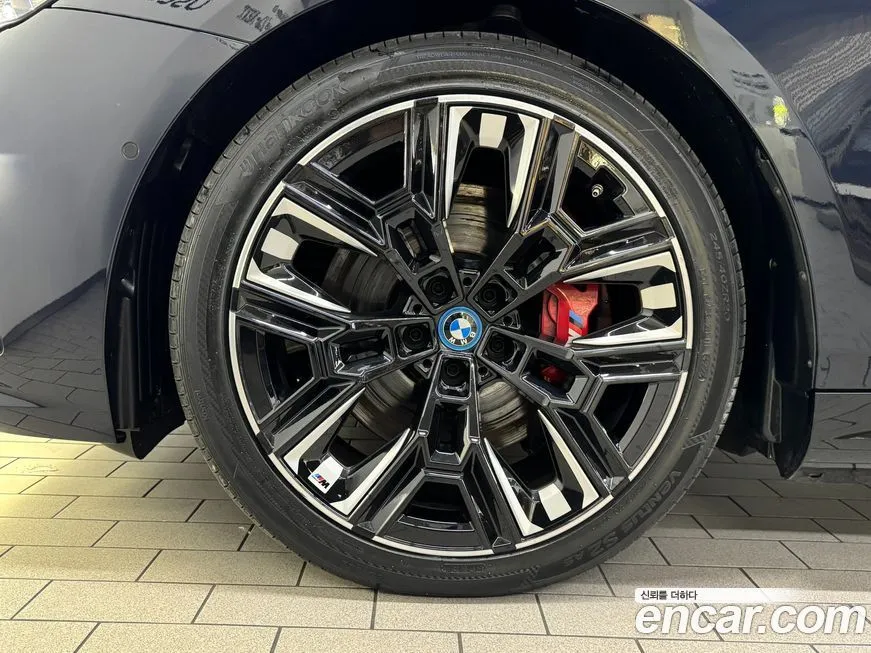 BMW i5 — фото 10