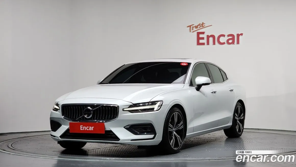 Volvo S60 — фото 1