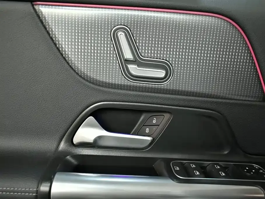 Mercedes-Benz GLA — фото 5