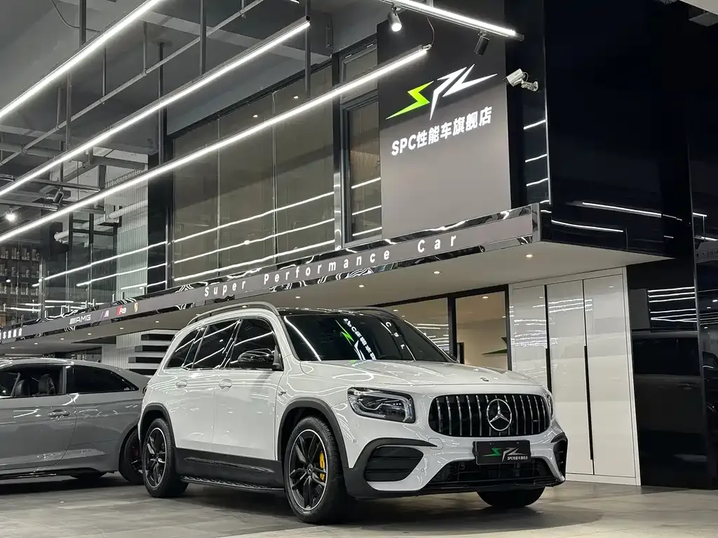 Mercedes-Benz GLB AMG — фото 1