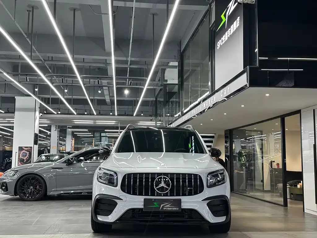 Mercedes-Benz GLB AMG — фото 2
