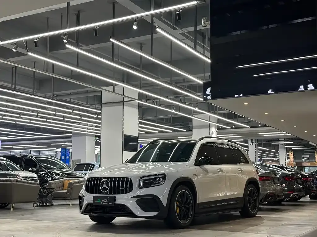 Mercedes-Benz GLB AMG — фото 3