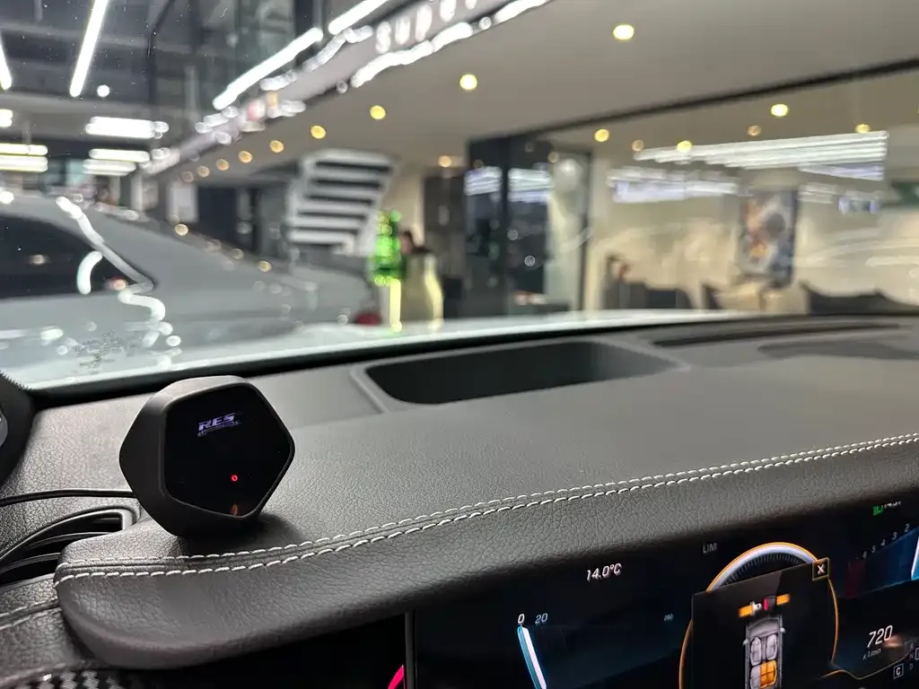 Mercedes-Benz GLB AMG — фото 8