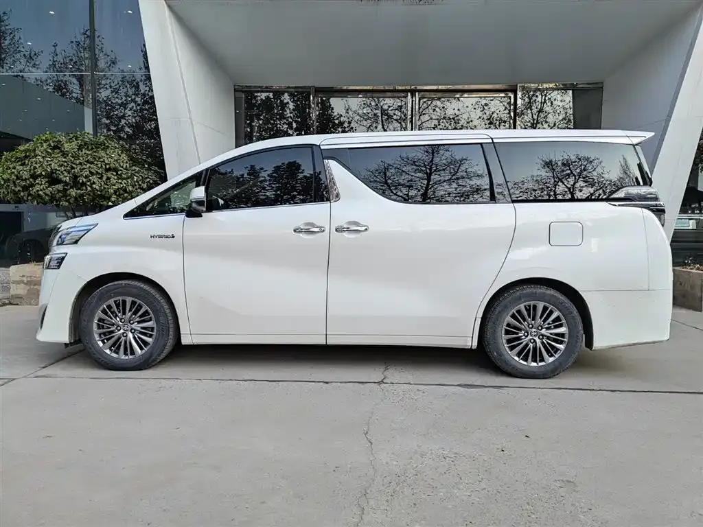 Toyota Vellfire — фото 5