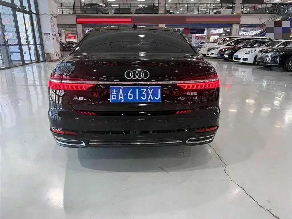 Audi A6L — фото 2