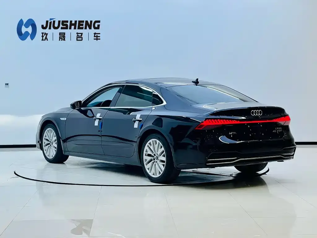 Audi A7L — фото 5