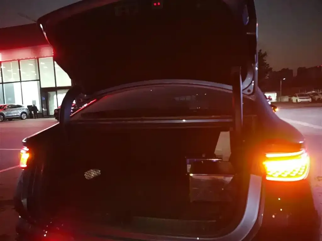 BYD Seal — фото 8