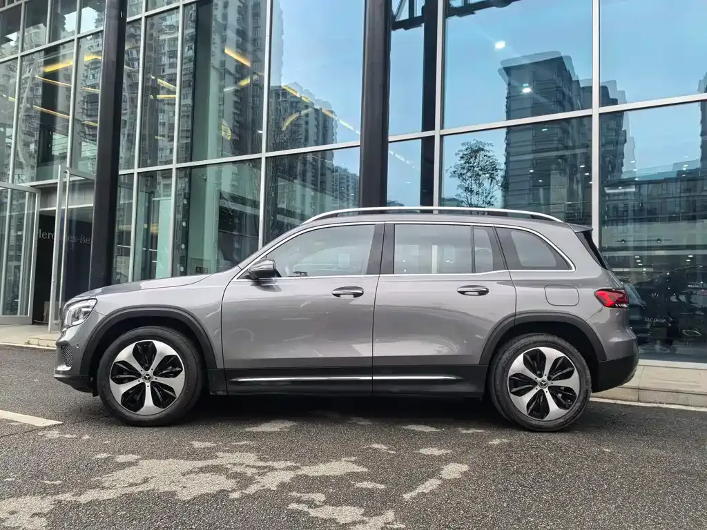Mercedes-Benz GLB — фото 10
