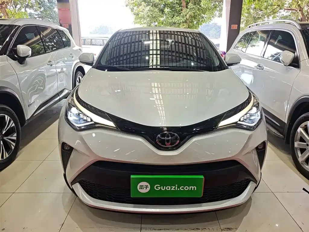 Toyota C-HR — фото 9