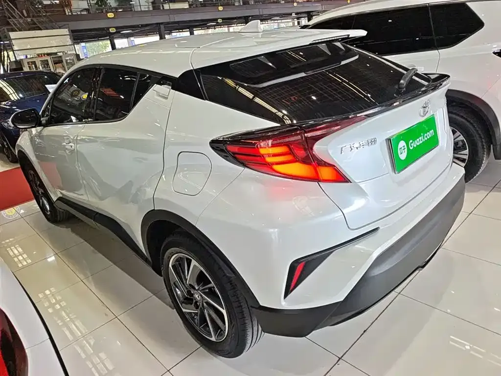 Toyota C-HR — фото 4