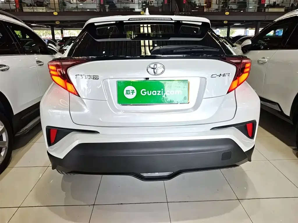 Toyota C-HR — фото 7