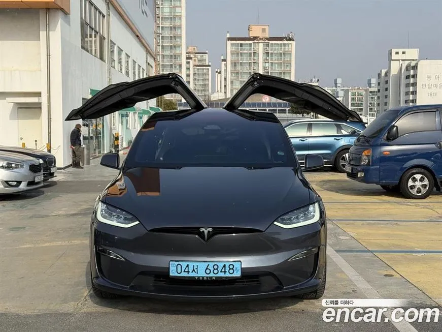 Tesla Model X — фото 3