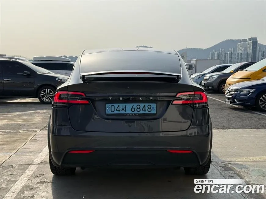 Tesla Model X — фото 9