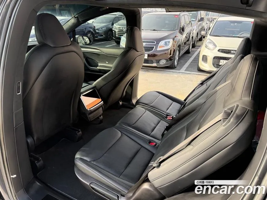 Tesla Model X — фото 10