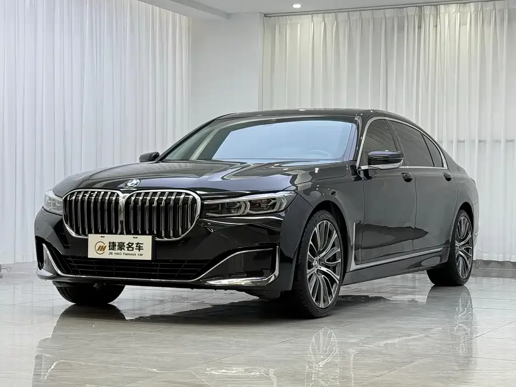 BMW 7 Series — фото 1