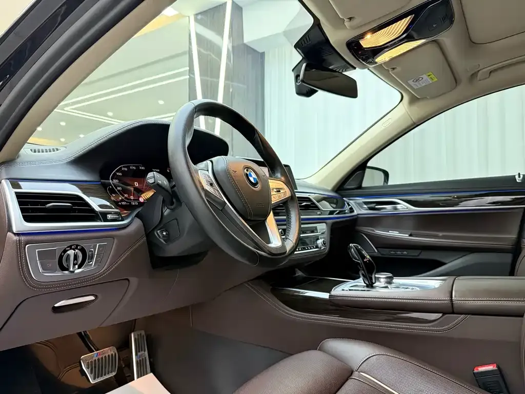 BMW 7 Series — фото 4