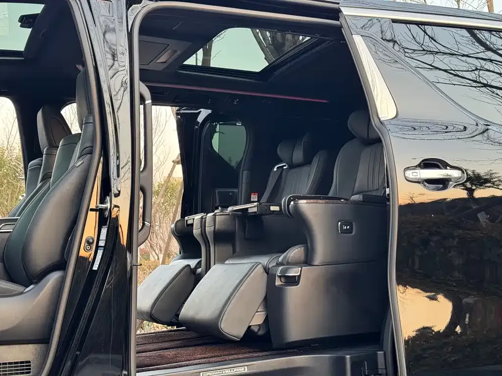 Toyota Vellfire — фото 5