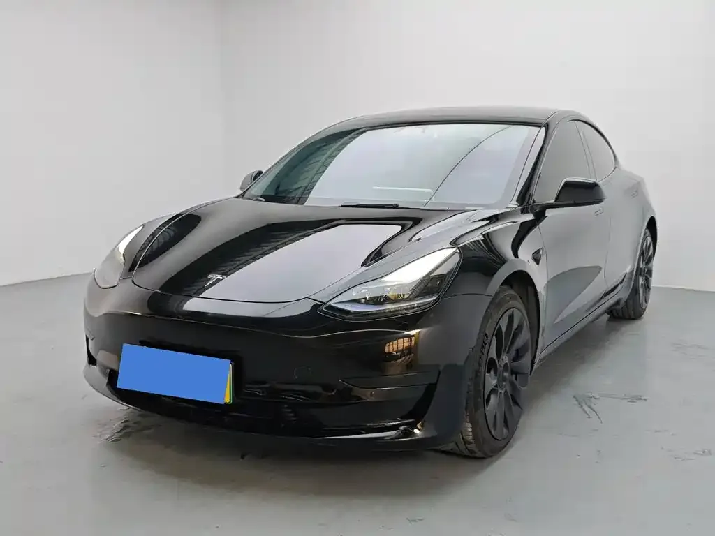 Tesla Model 3 — фото 1