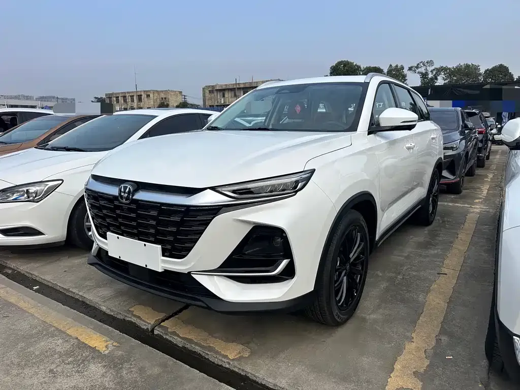 Changan CS75 — фото 1