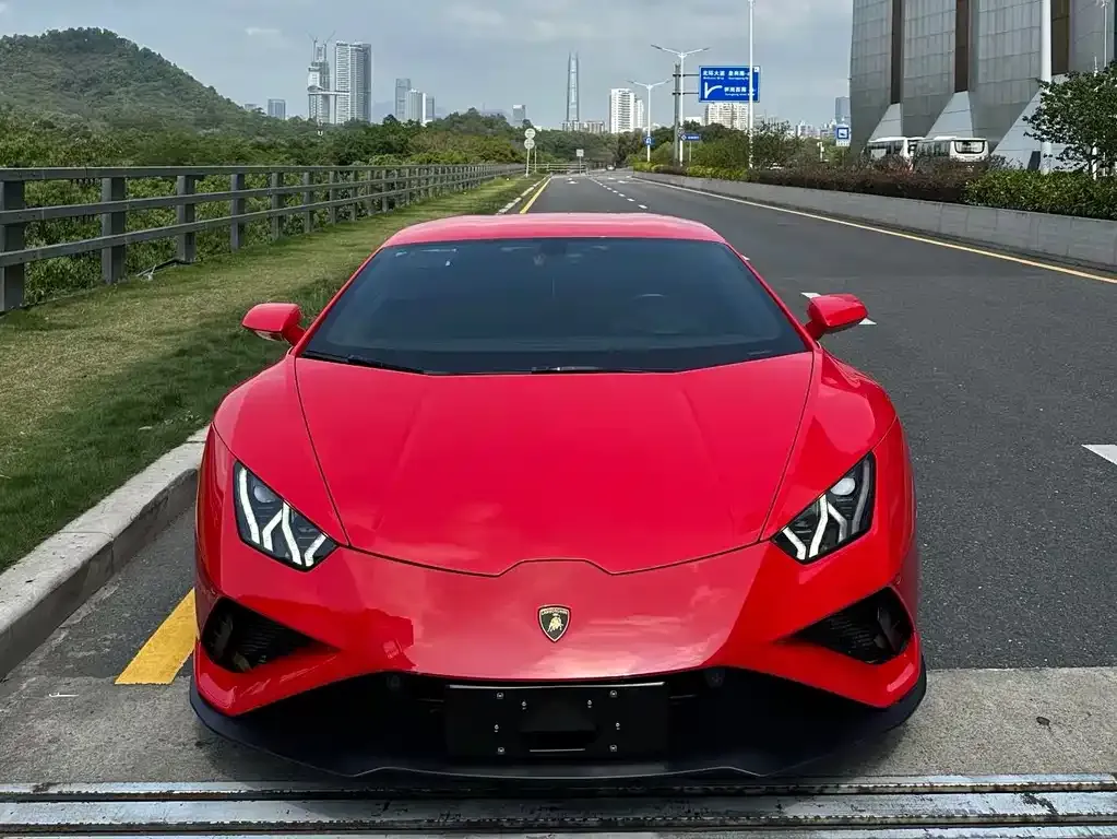 Lamborghini Huracan — фото 1