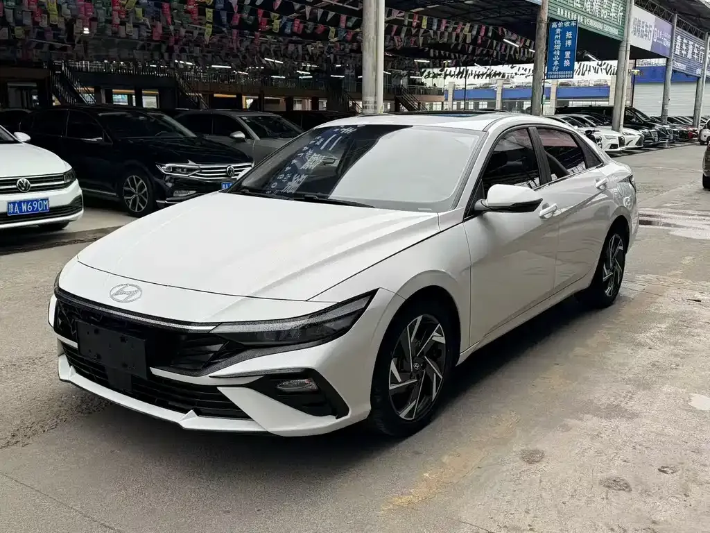 Hyundai Elantra — фото 4