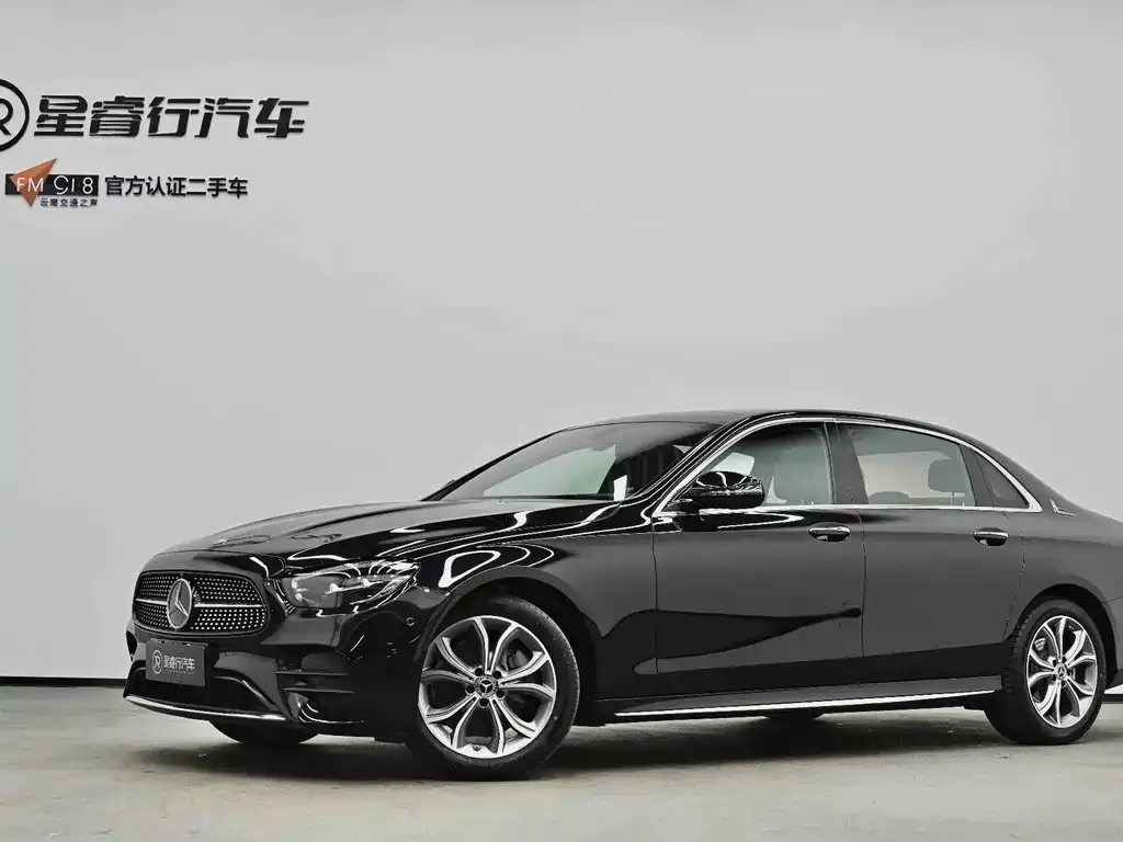 Mercedes-Benz E-Class — фото 1