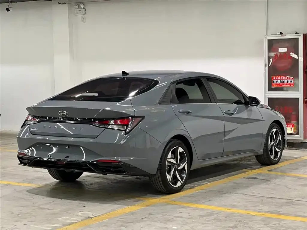 Hyundai Elantra — фото 6