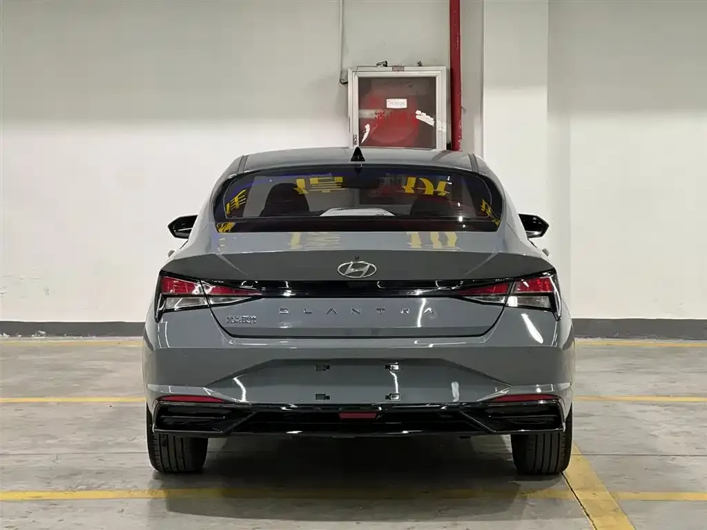 Hyundai Elantra — фото 2