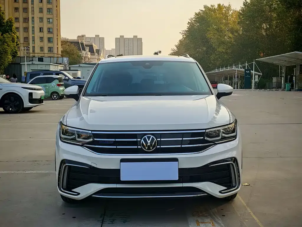 Volkswagen Tiguan L New Energy — фото 4