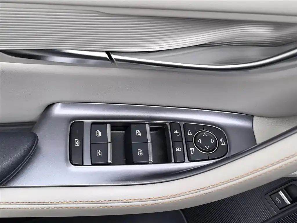 BYD PLUS New Energy — фото 7