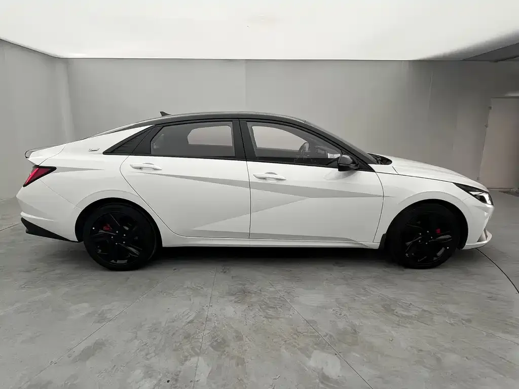 Hyundai Elantra — фото 6