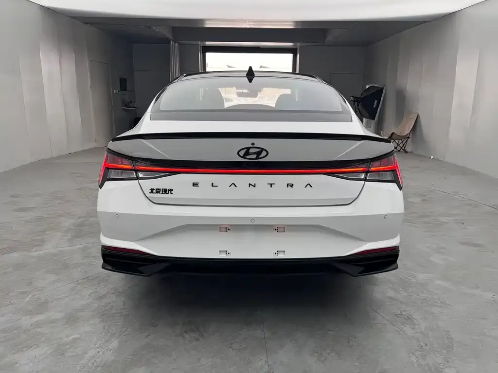 Hyundai Elantra — фото 8
