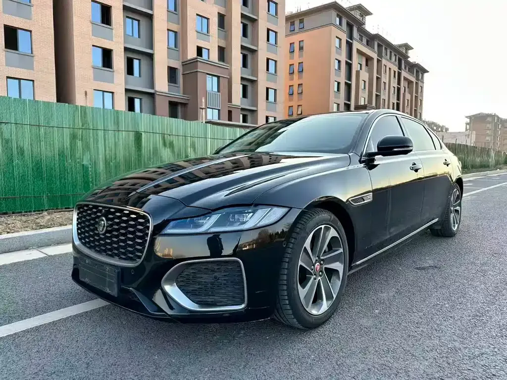 Jaguar XFL — фото 1