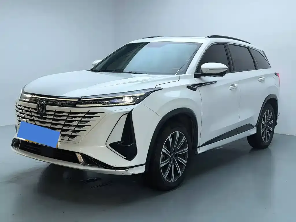 Changan CS75PLUS — фото 1