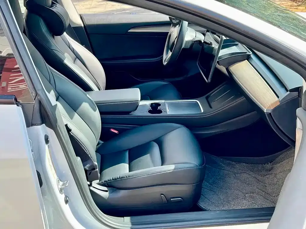 Tesla Model 3 — фото 5