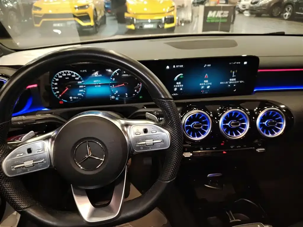 Mercedes-Benz A-Class — фото 10