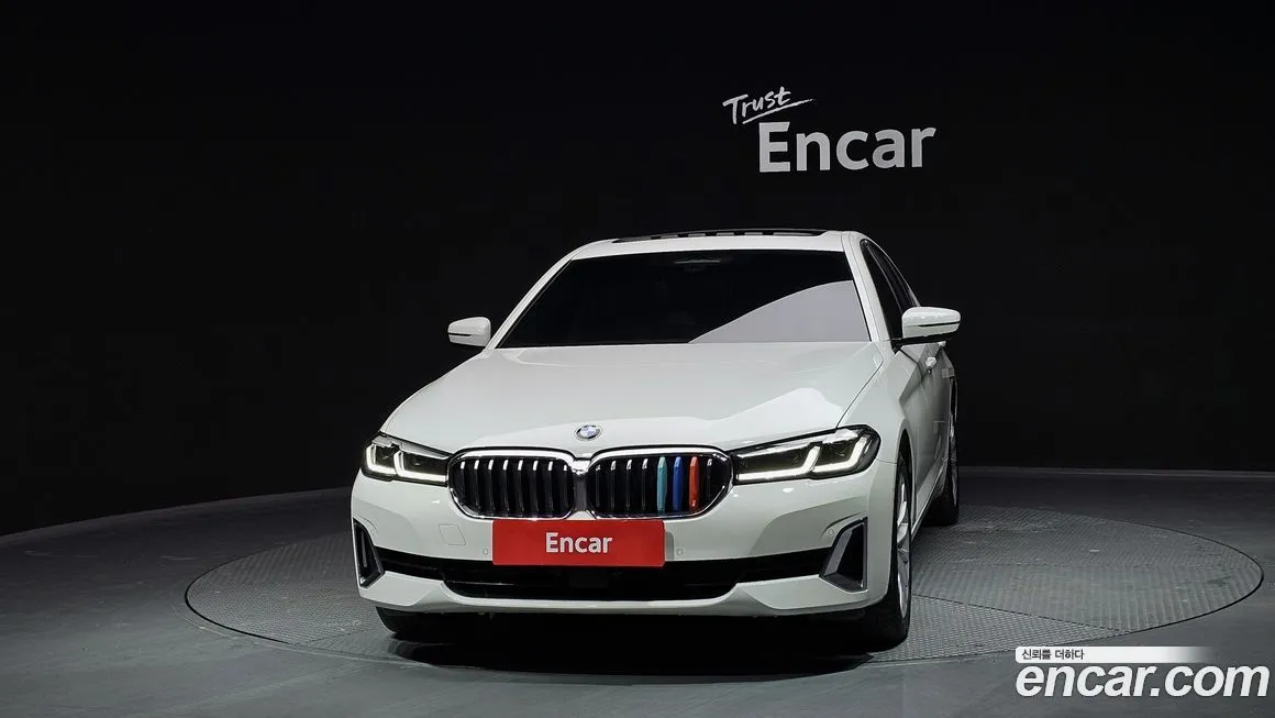 BMW 5-Series — фото 10