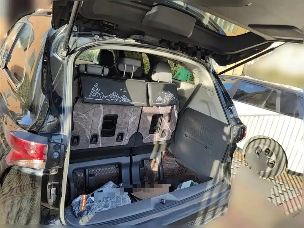 Toyota Granvia — фото 7