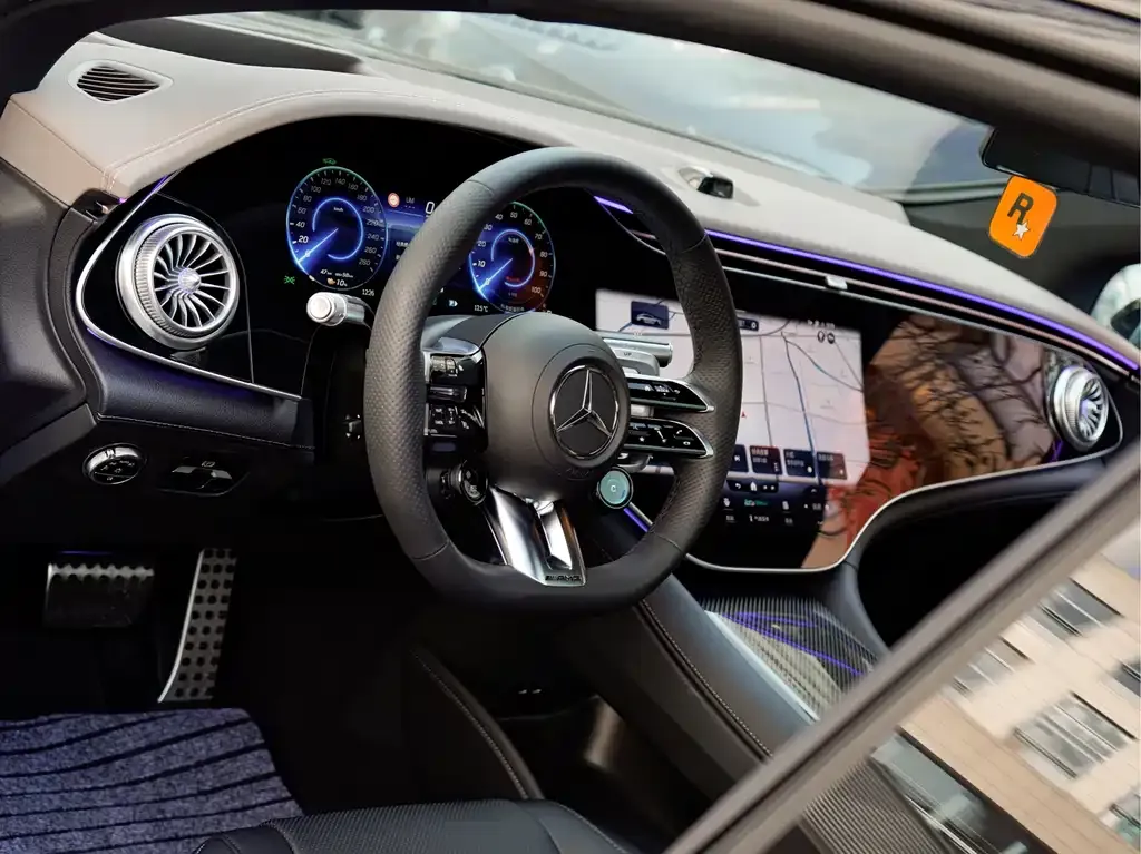 Mercedes-Benz EQS AMG — фото 3