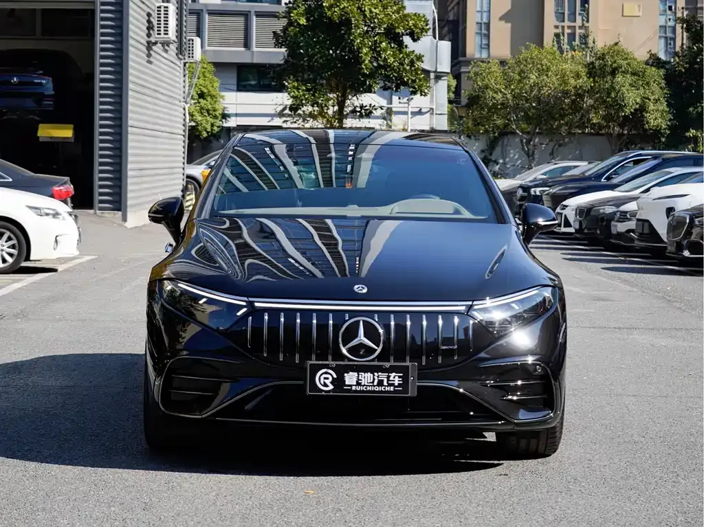Mercedes-Benz EQS AMG — фото 9