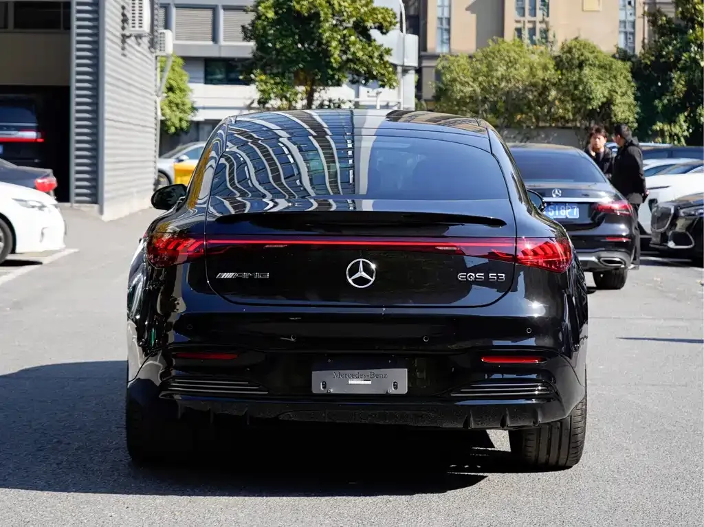 Mercedes-Benz EQS AMG — фото 6