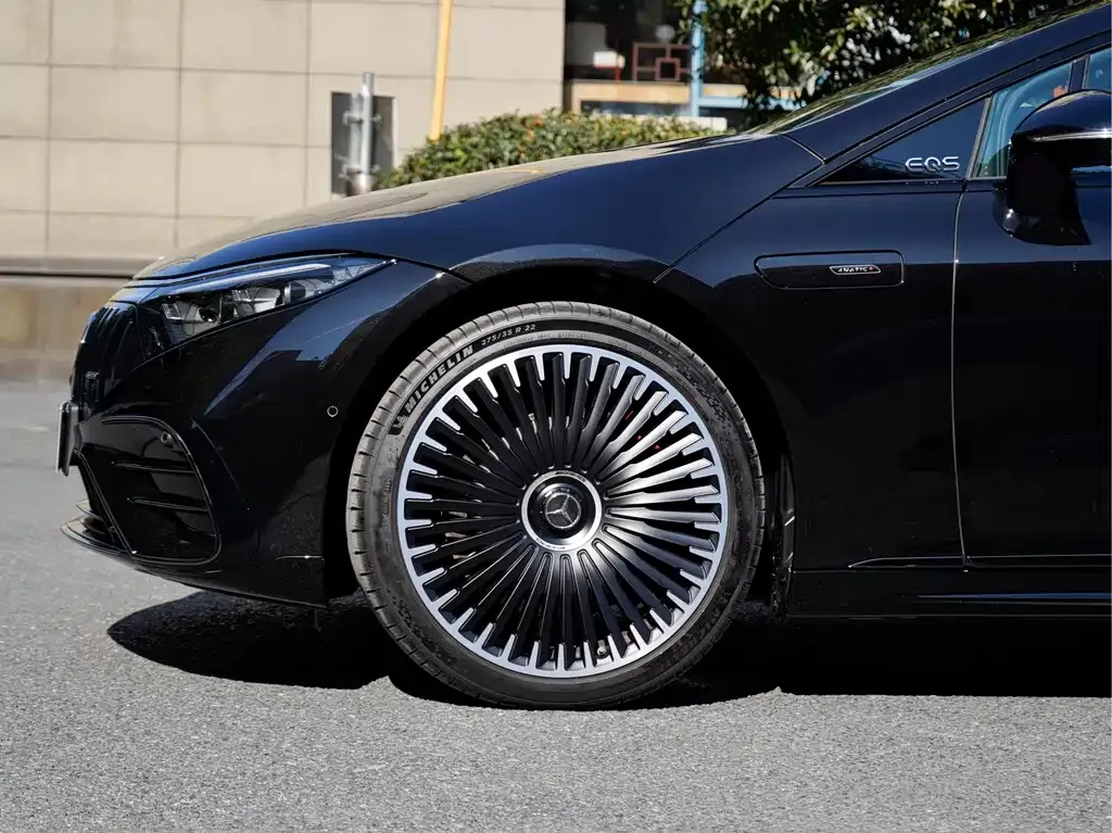 Mercedes-Benz EQS AMG — фото 7